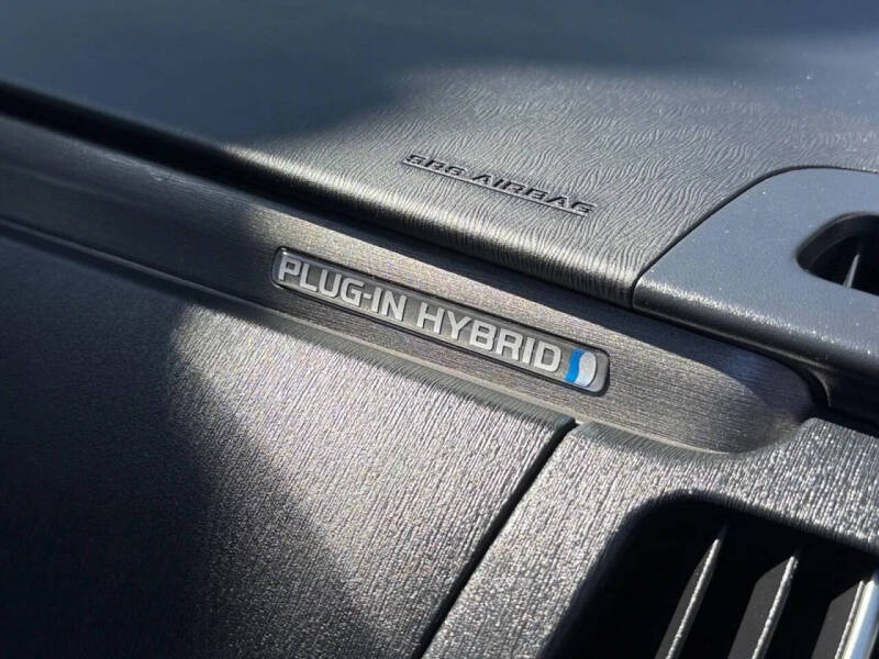 2014 Toyota Prius Plug-in Hybrid