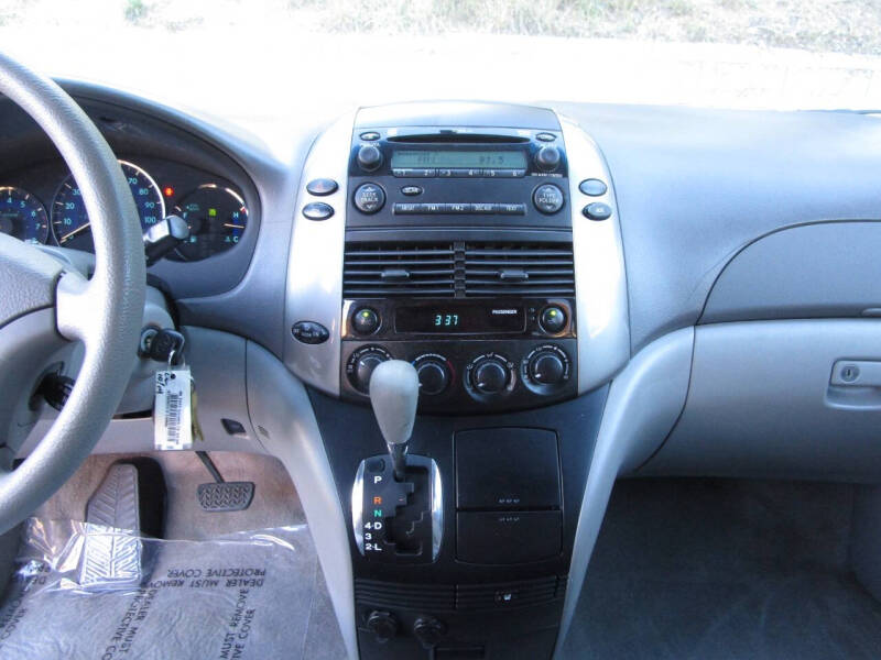 2008 Toyota Sienna LE 7-Passenger