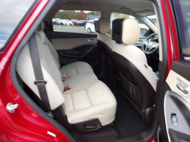 2017 Hyundai Santa Fe SE