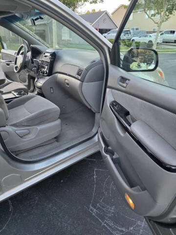 2004 Toyota Sienna