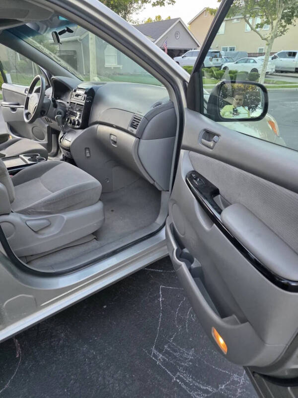 2004 Toyota Sienna