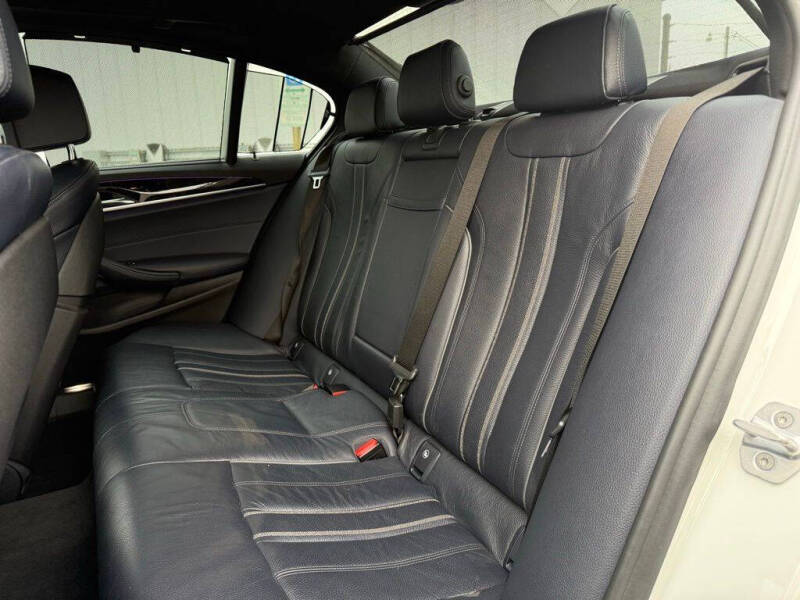 2017 BMW 5 Series 530i