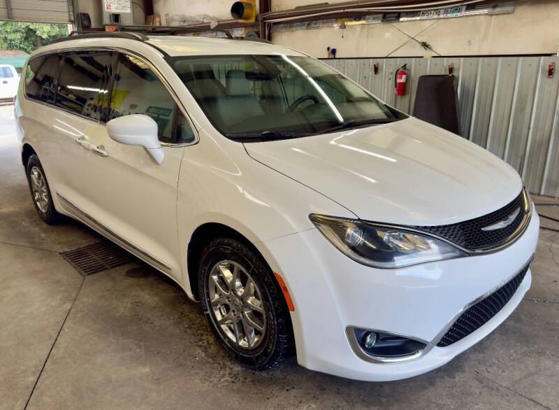 2017 Chrysler Pacifica Touring-L