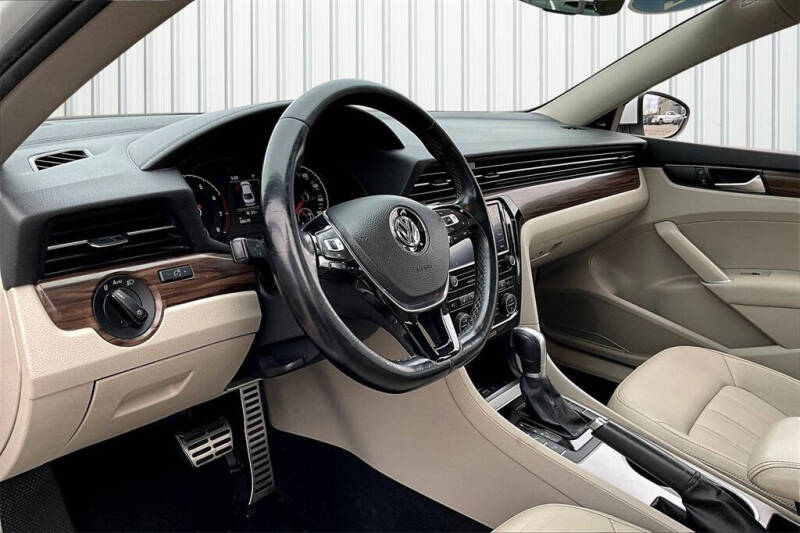 2020 Volkswagen Passat SEL