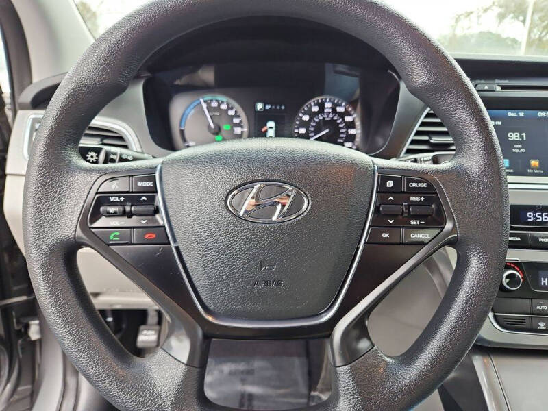 2017 Hyundai Sonata Hybrid SE