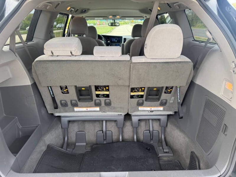2017 Toyota Sienna LE 7-Passenger