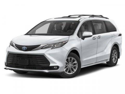 2026 Toyota Sienna XLE's photo