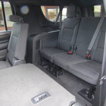 2023 Chevrolet Suburban LS