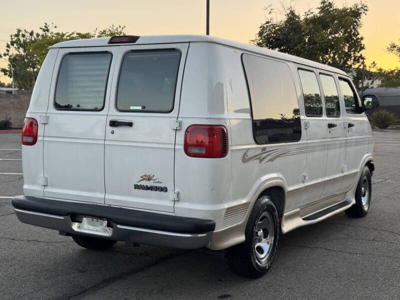 2000 Dodge Ram Van 1500