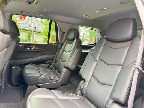 2017 Cadillac Escalade Luxury