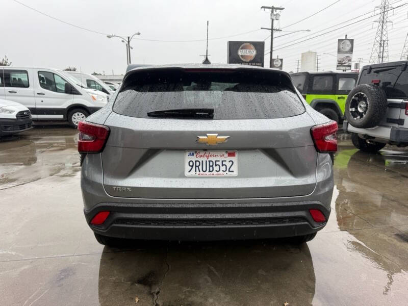 2025 Chevrolet Trax LS