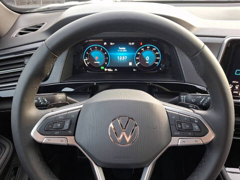 2026 Volkswagen Atlas Cross Sport SEL Premium R-Line 4Motion