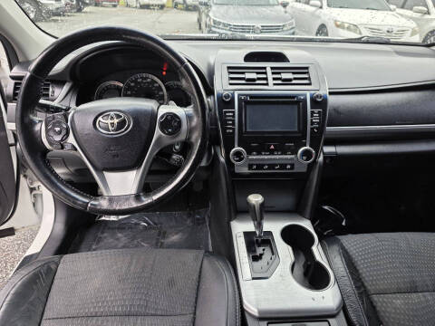 2014 Toyota Camry SE