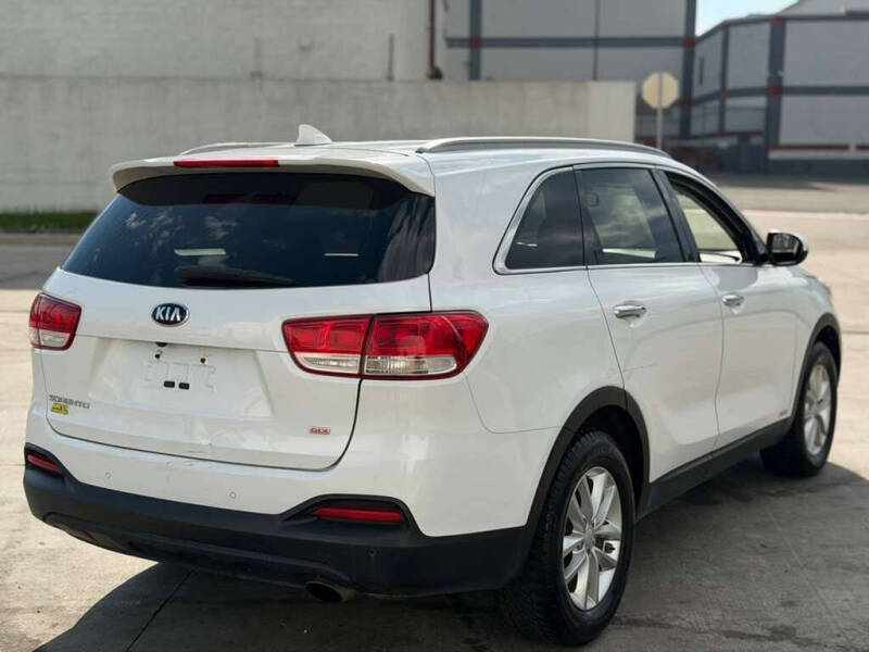 2017 Kia Sorento LX