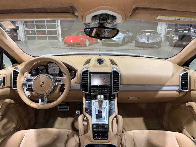 2013 Porsche Cayenne GTS