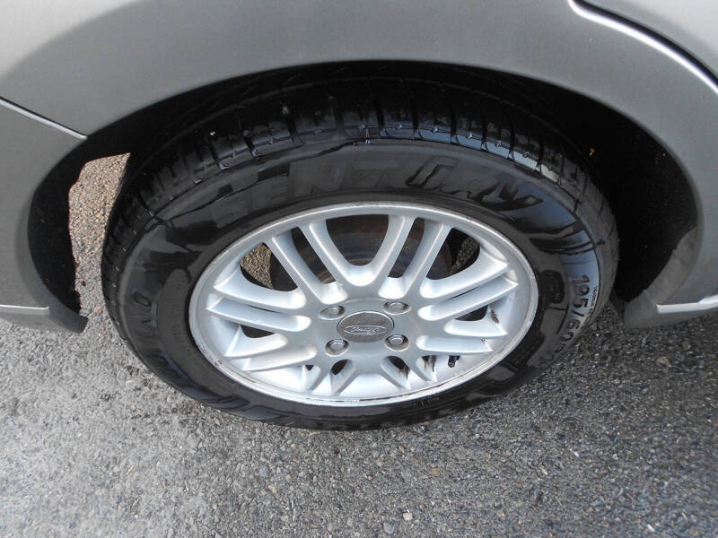 2008 Ford Focus SES