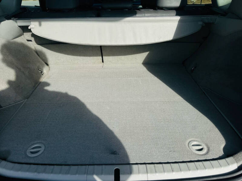 2010 Toyota Prius III