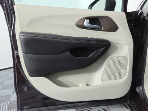 2017 Chrysler Pacifica LX