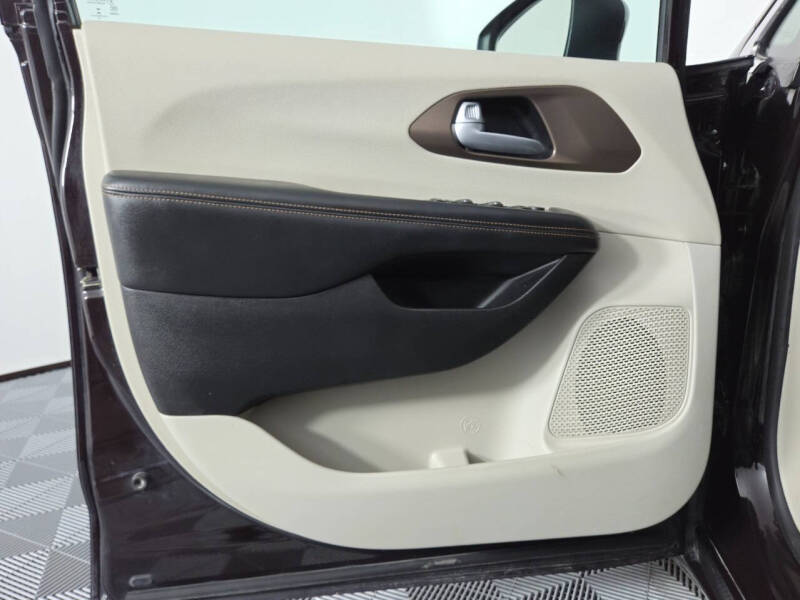 2017 Chrysler Pacifica LX
