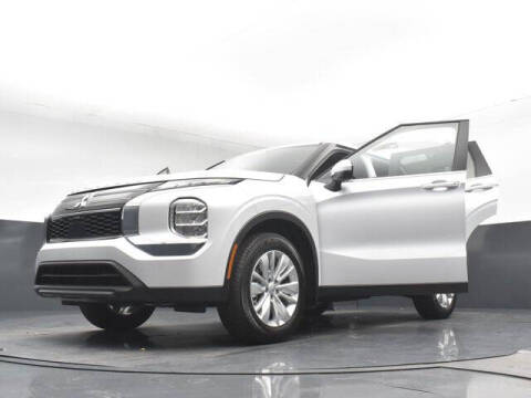 2026 Mitsubishi Outlander ES