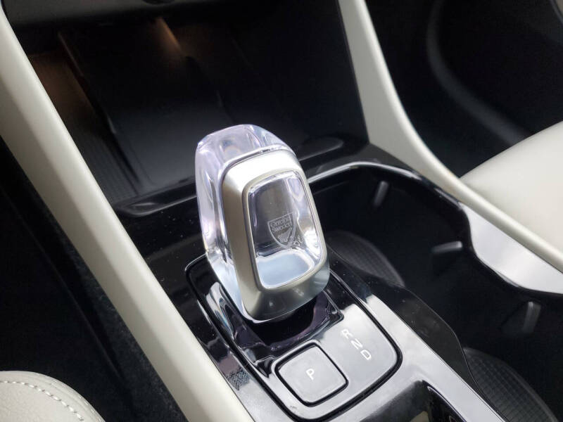 2026 Volvo XC40 B5 Ultra