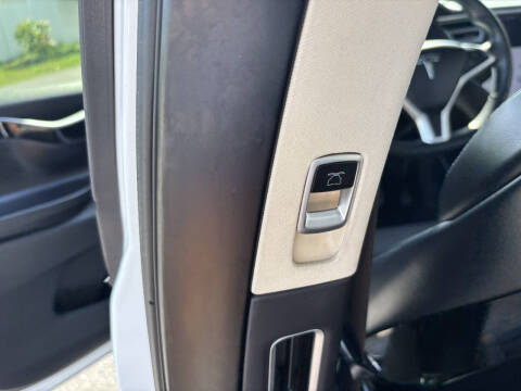 2016 Tesla Model X 75D