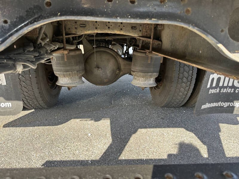 2007 Freightliner M2 106