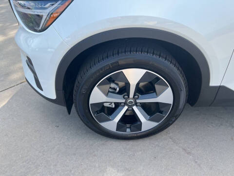 2026 Volvo XC40 B5 Core