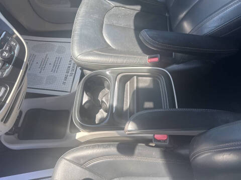 2017 Chrysler Pacifica Touring-L