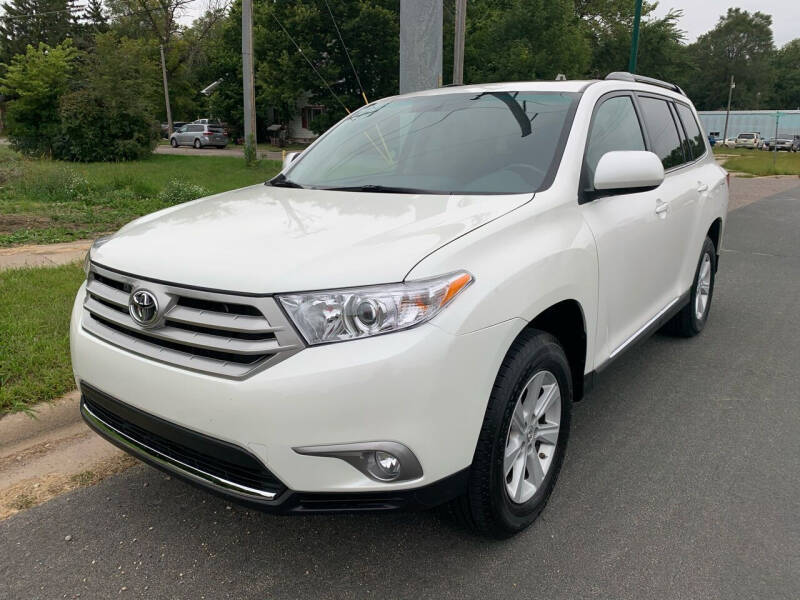 2013 Toyota Highlander for sale at ONG Auto in Farmington MN