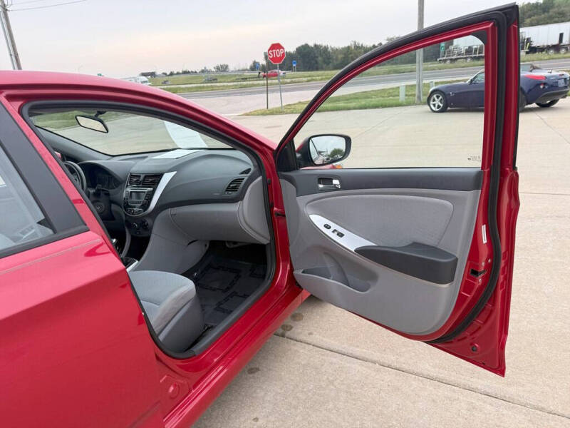 2014 Hyundai Accent SE