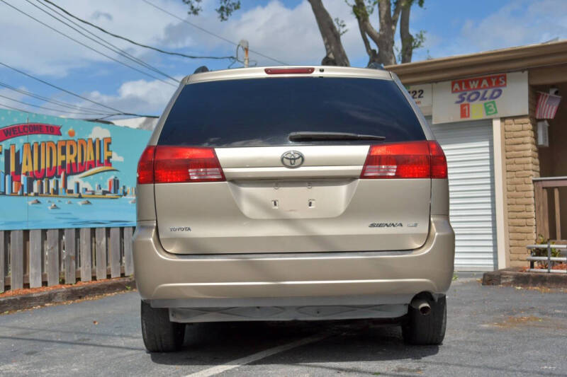 2005 Toyota Sienna LE 7 Passenger