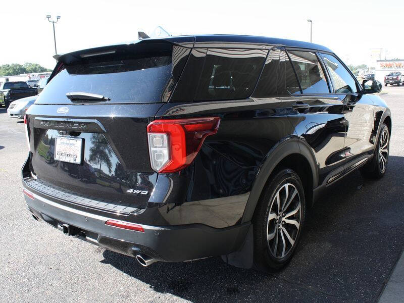 2022 Ford Explorer ST-Line