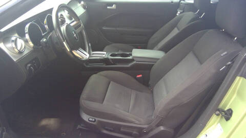 2005 Ford Mustang V6 Deluxe