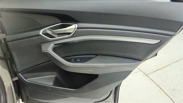 2024 Audi Q8 e-tron quattro Premium