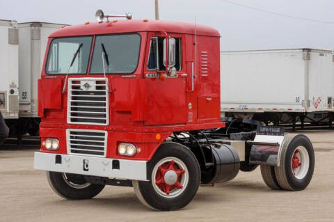 1956 Diamond-T 931CN COE