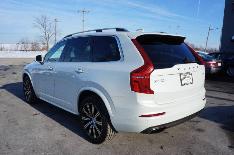 2016 Volvo XC90 T6 Momentum