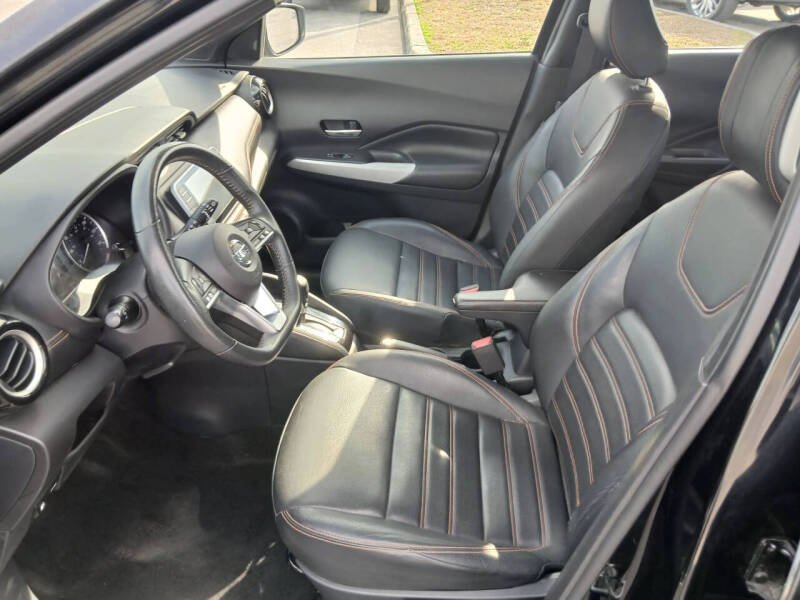 2020 Nissan Kicks SR