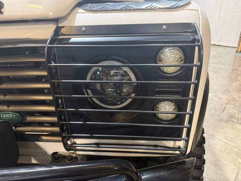 1990 Land Rover Defender