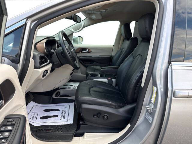 2017 Chrysler Pacifica Touring-L