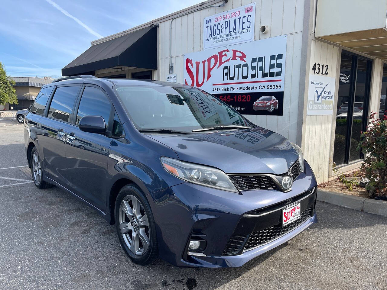 2018 Toyota Sienna for sale at Super Auto Sales Modesto in Modesto, CA