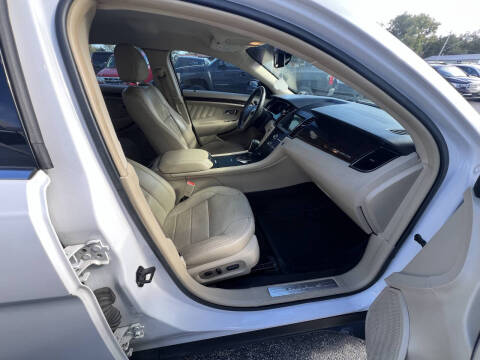 2016 Ford Taurus Limited