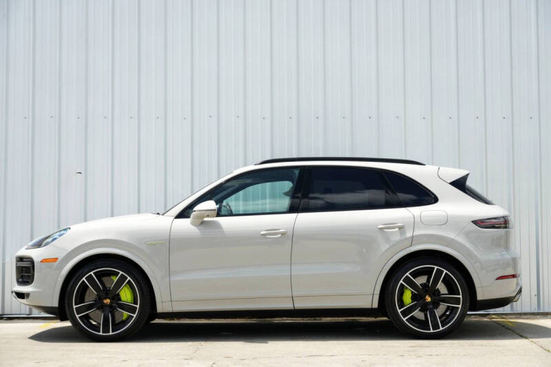 2022 Porsche Cayenne Turbo S E-Hybrid