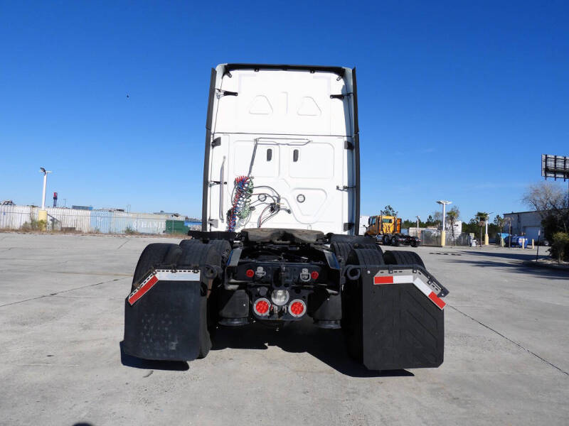 2022 Freightliner Cascadia