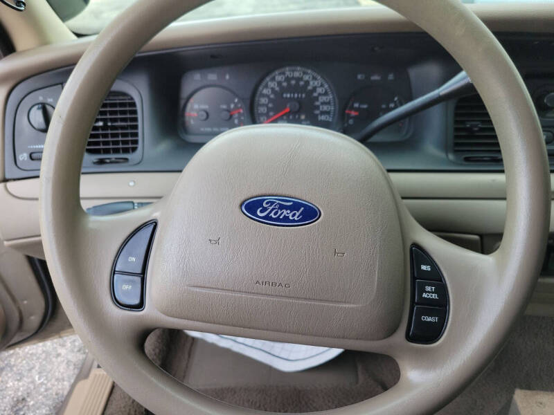 2004 Ford Crown Victoria