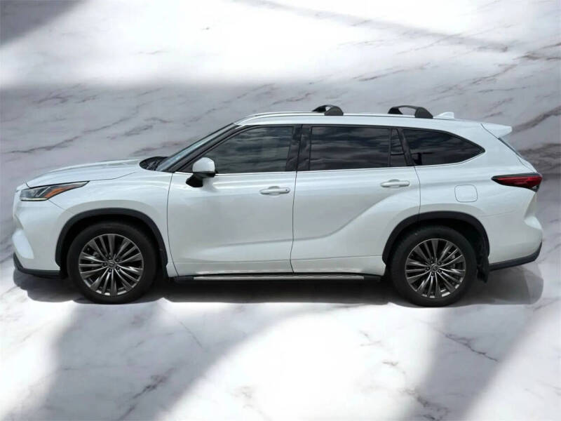 2022 Toyota Highlander Platinum