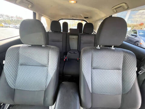 2014 Mitsubishi Outlander ES