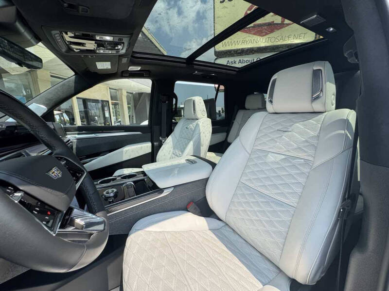 2025 Cadillac Escalade-V