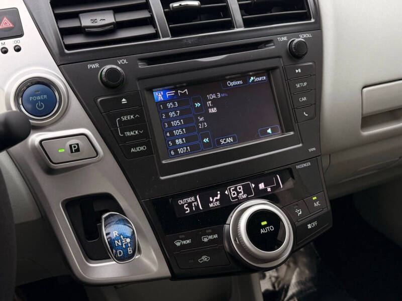 2014 Toyota Prius v Two