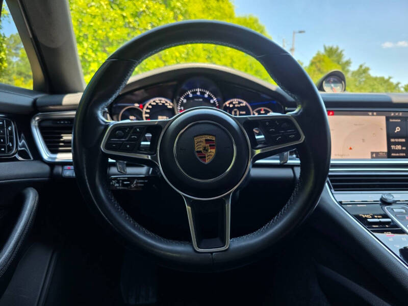 2018 Porsche Panamera 4
